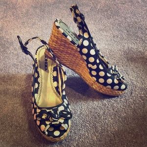 Retro Peep toe wedge